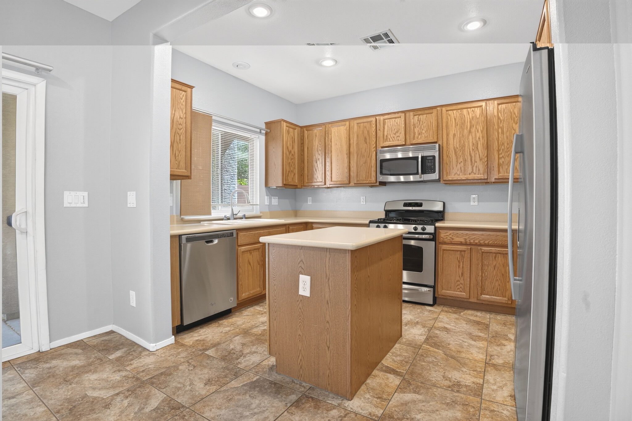 Building Photo - 10648 Bandera Mountain Ln