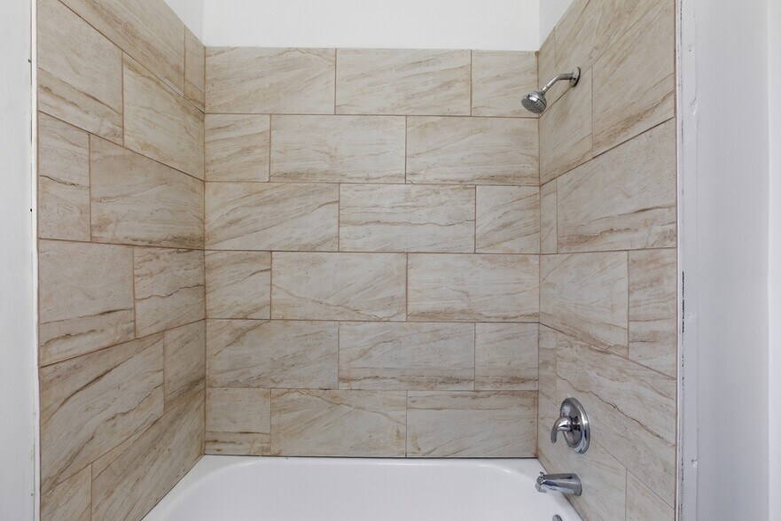 Building Photo - 235 S Lotus Ave