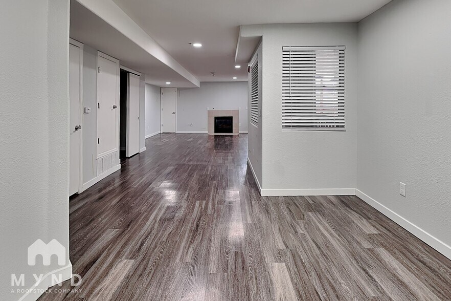 Building Photo - 970 S Dawson Way