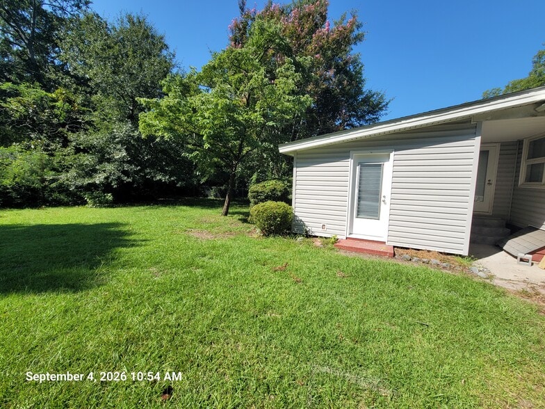 Building Photo - 1304 Evergreen Dr