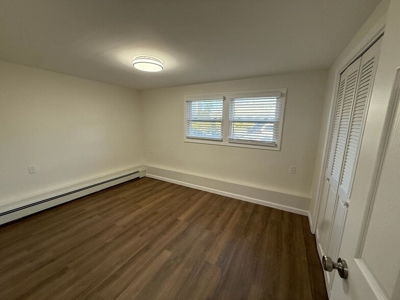 Building Photo - 946 Edwards Blvd
