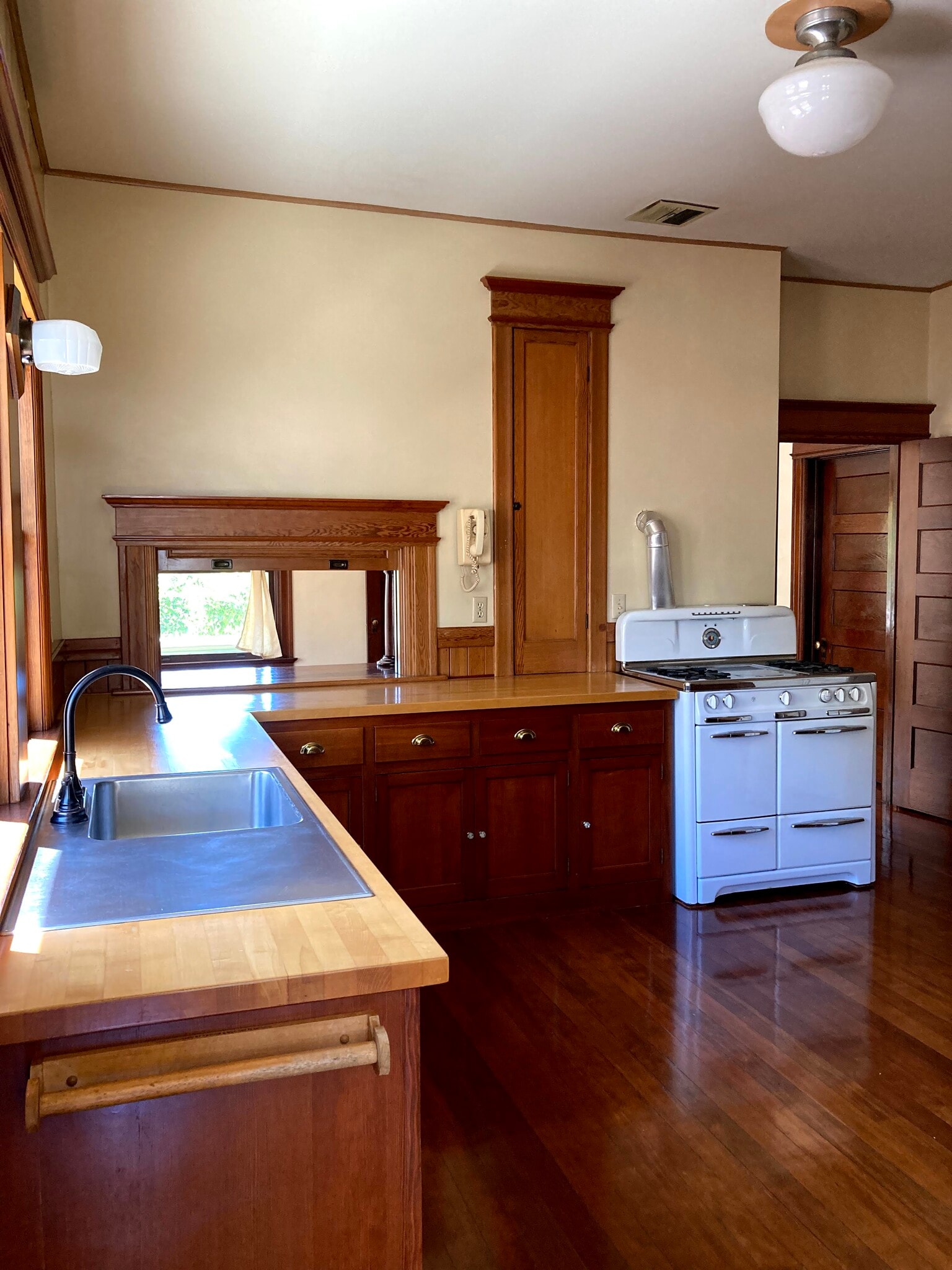 Kitchen - 264 N 13th St