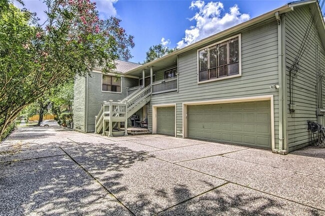 Building Photo - 2038 Bissonnet St