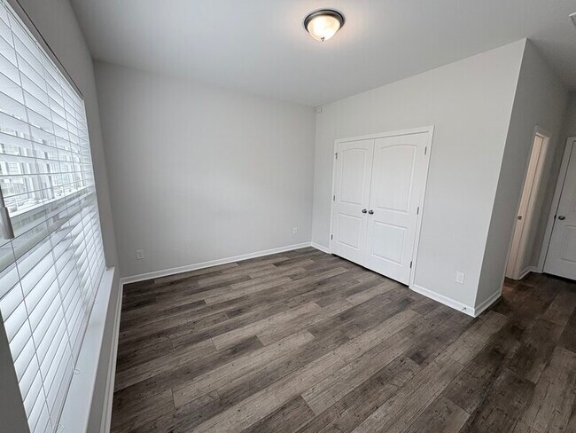 Building Photo - 153 Brockway Dr