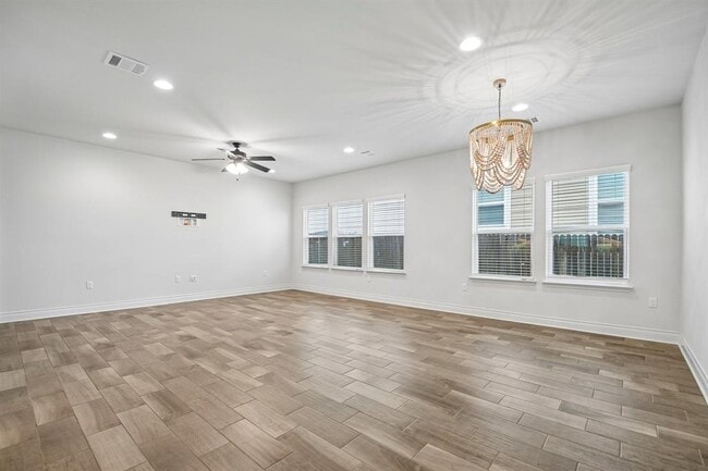 Building Photo - 10213 Forest Grove Dr