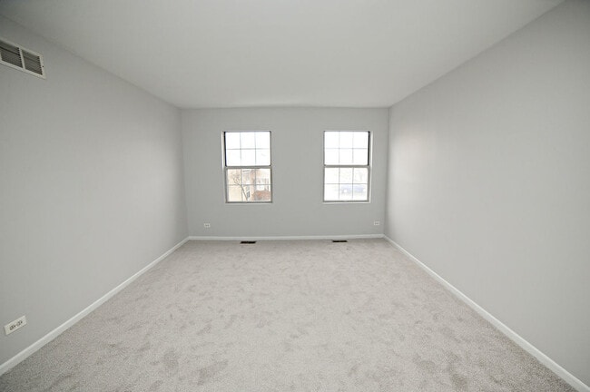 Building Photo - 208 Ivy Ct