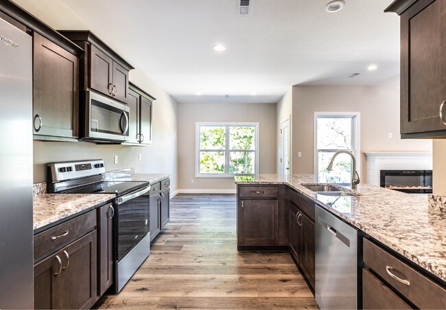 Building Photo - Your Luxury Cottage Awaits!
