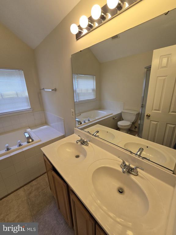Building Photo - 10663 Jacksonhole Pl