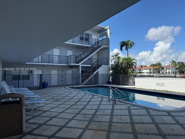 Building Photo - 2200 S Ocean Dr