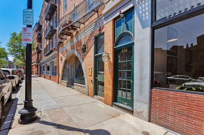 Building Photo - 454 Hanover St