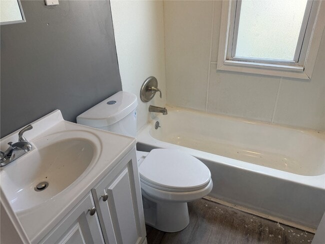 Building Photo - 223 La Motte Ln