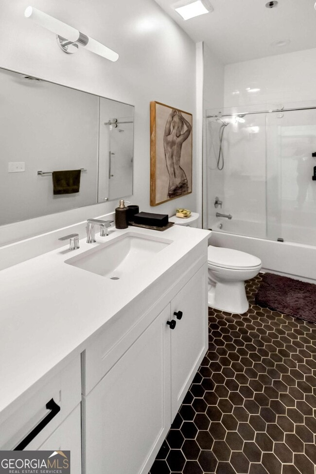 Building Photo - 260 18th St NW