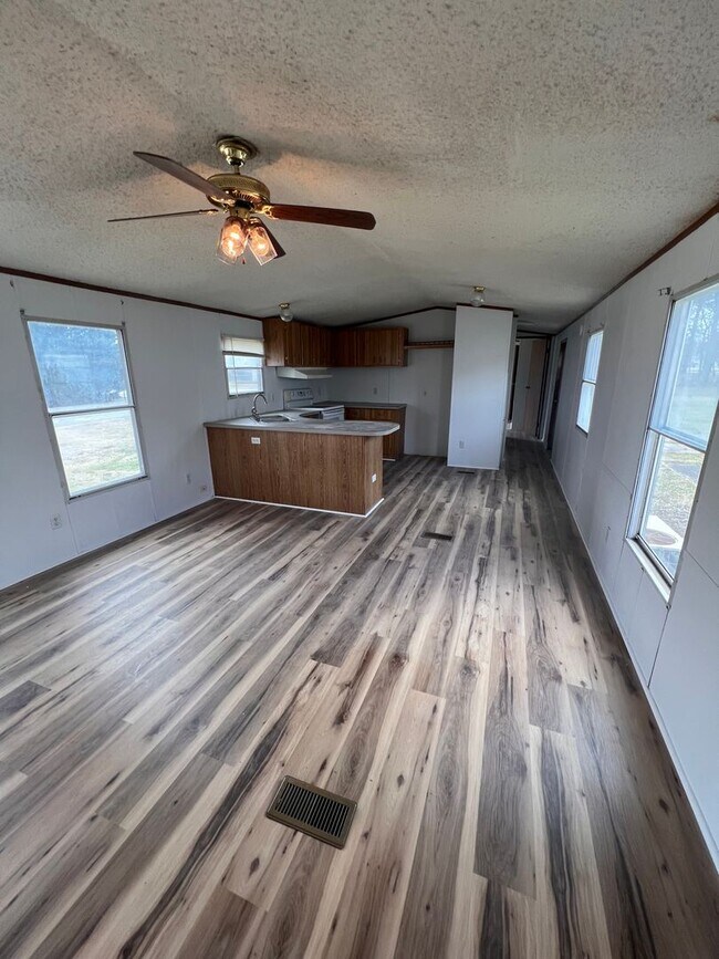 Building Photo - Mobile Home with 2 Bed 1 Bath in Benton