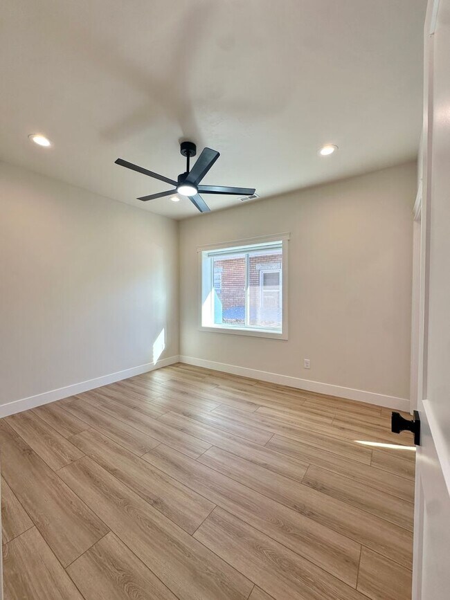 Building Photo - RR 156 Duplex