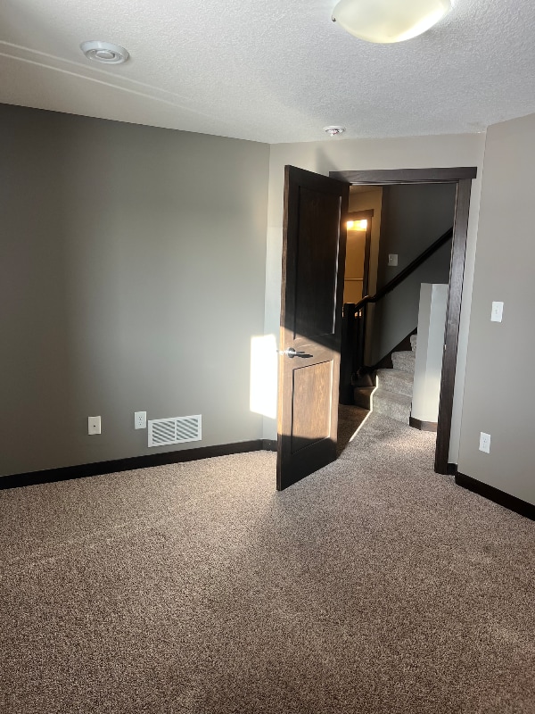 Building Photo - 306 Luella Pl NE