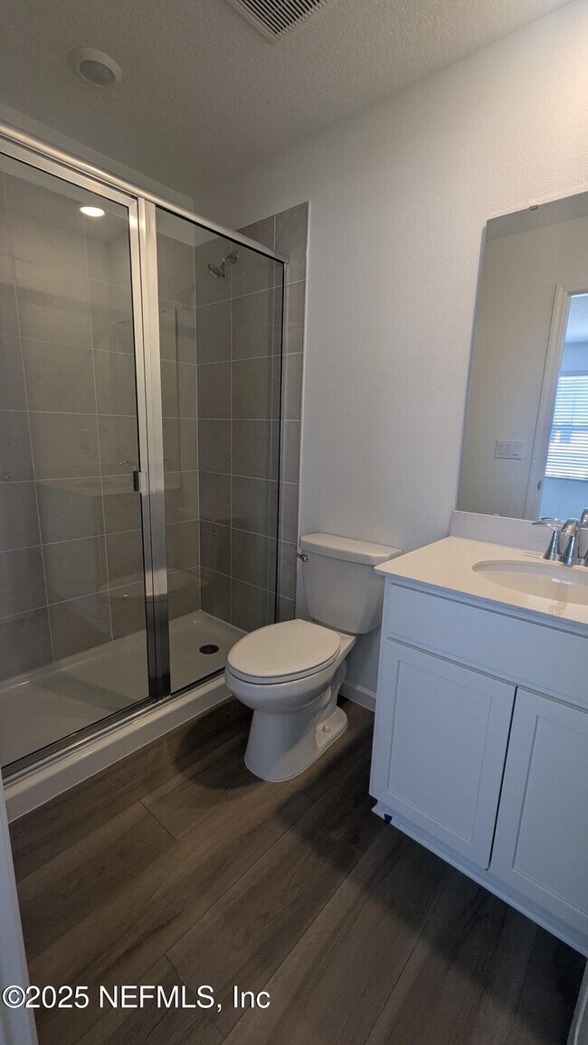 Building Photo - 559 Holly Lks Dr