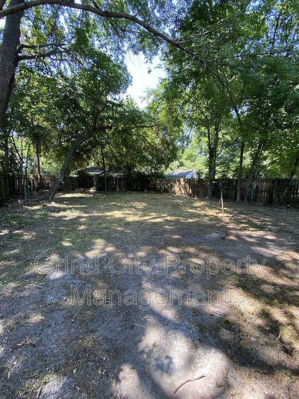 Building Photo - 3067 Princeton Ave