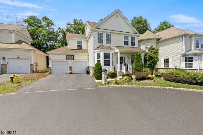 Primary Photo - 112 Overhill Dr