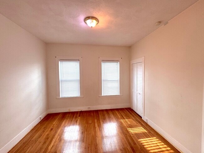 Building Photo - 59 Judson St