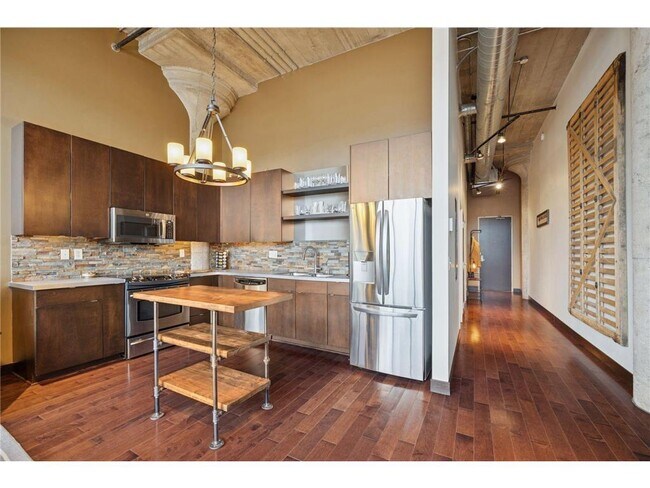 Building Photo - 618 N Washington Ave