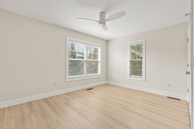 Building Photo - House in Kenilworth - Beautifully Refreshed!