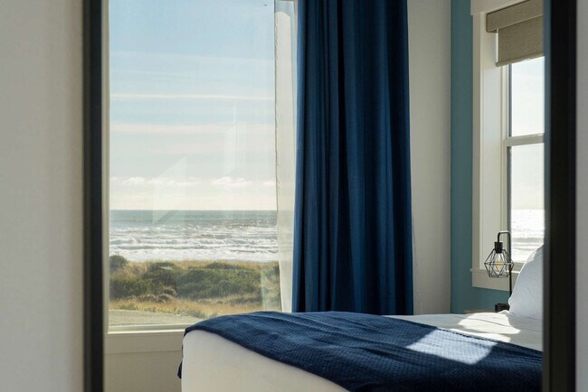 Building Photo - 1288 Cohasset Crest N