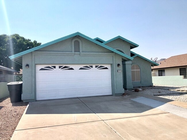 Building Photo - Great 3 Bedroom, 2 Bathroom Home in Quiet Neighborhood!