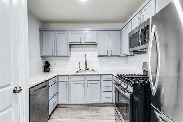 Building Photo - 2427 Tolosa Dr