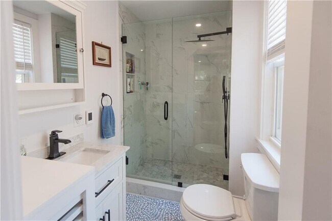 Building Photo - 131 Broadway