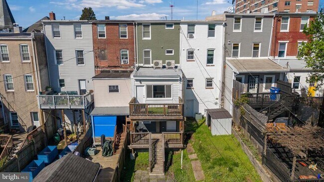 Building Photo - 3819 Roland Ave