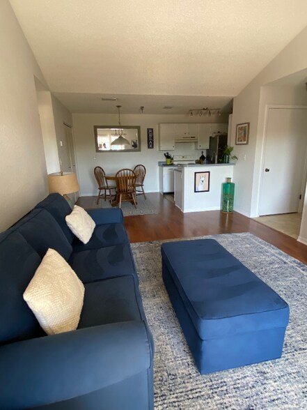 Building Photo - 10265 Gandy Blvd N