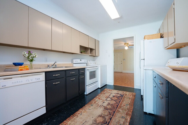 Building Photo - 3159 Wilcox Ave
