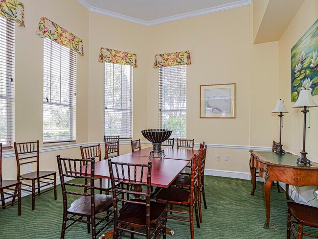 Building Photo - 5095 Fairways Cir