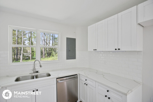 Building Photo - Welcome Home!