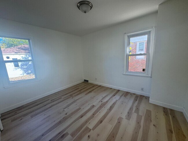 Building Photo - 15243 Eastwood St