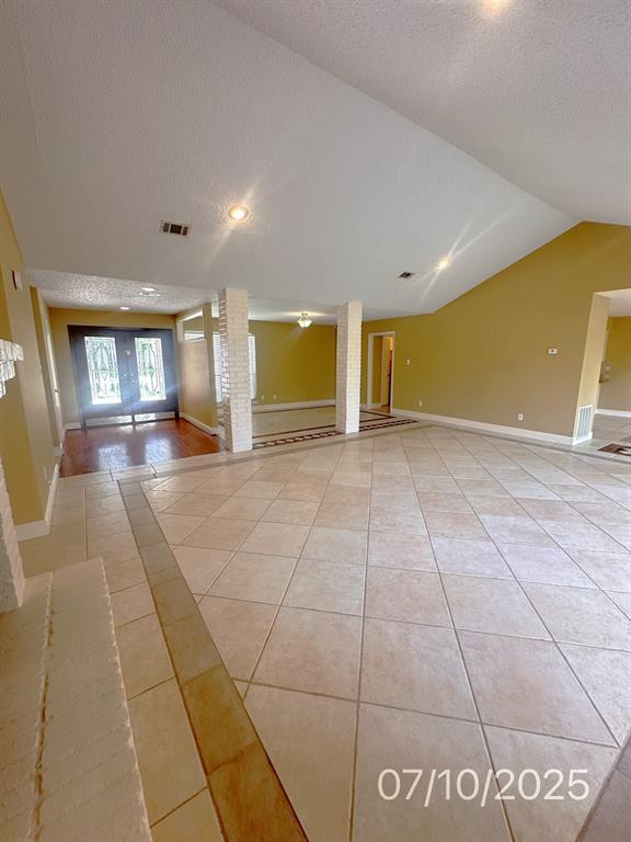 Building Photo - 20326 Spoonwood Dr