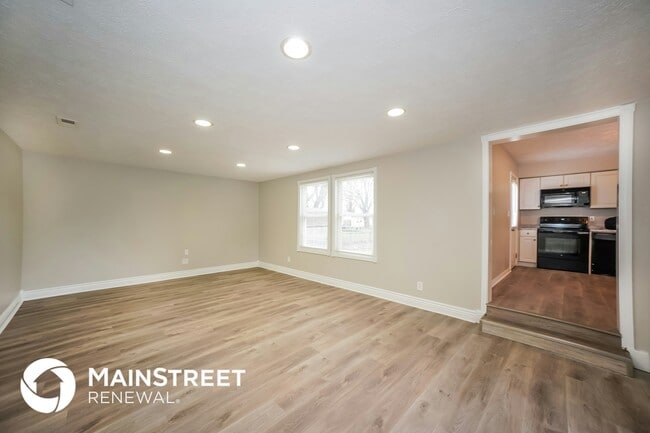 Building Photo - 51 Sunset Mnr Dr