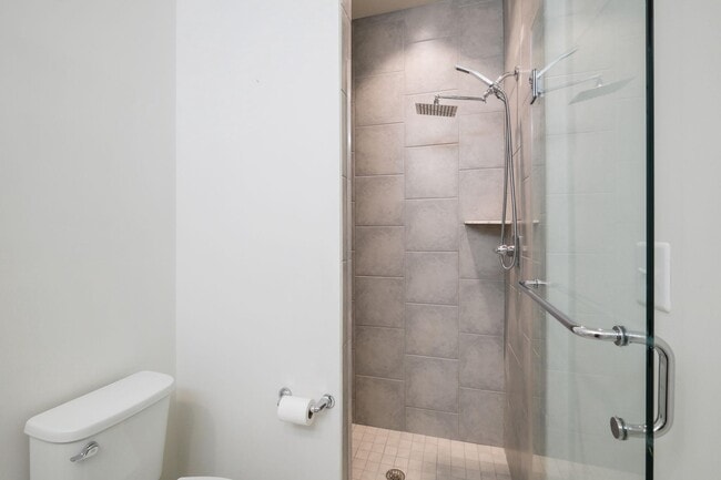 Building Photo - 16560 Crabbs Branch Way