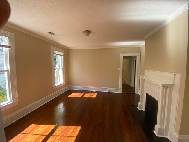 Building Photo - **ON HOLD**Midtown Columbus, GA 3 or 4 Bedroom / 2 Bathroom Home for Rent***