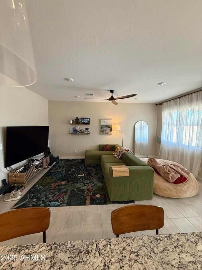 Building Photo - 2609 E San Miguel Dr