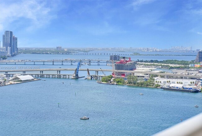 Building Photo - 808 Brickell Key Dr