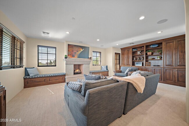 Building Photo - 9290 E Thompson Peak Pkwy