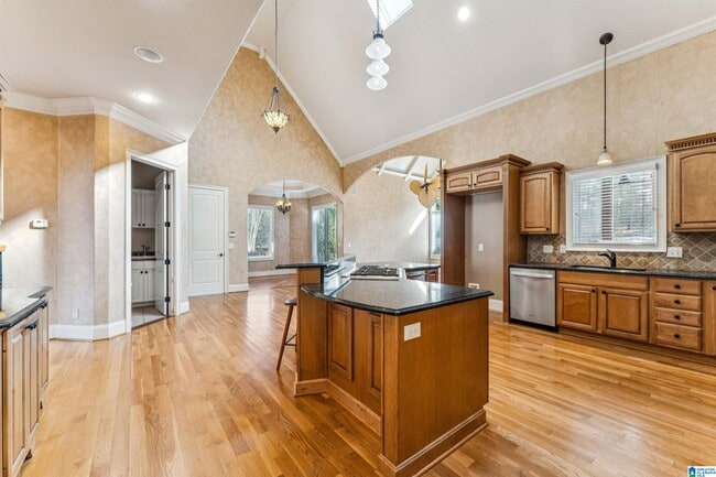 Building Photo - 2005 Lake Heather Dr