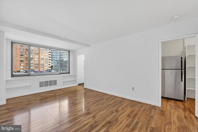 Building Photo - 1021 Arlington Blvd