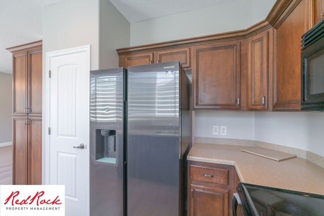 Building Photo - 3 Bedroom Coral Canyon Home on Corner Lot