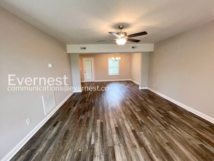 Building Photo - 1267 Kendall Dr