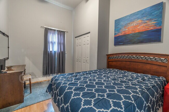 Building Photo - 405 Florida St