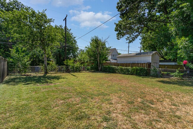 Building Photo - 7802 Morton St