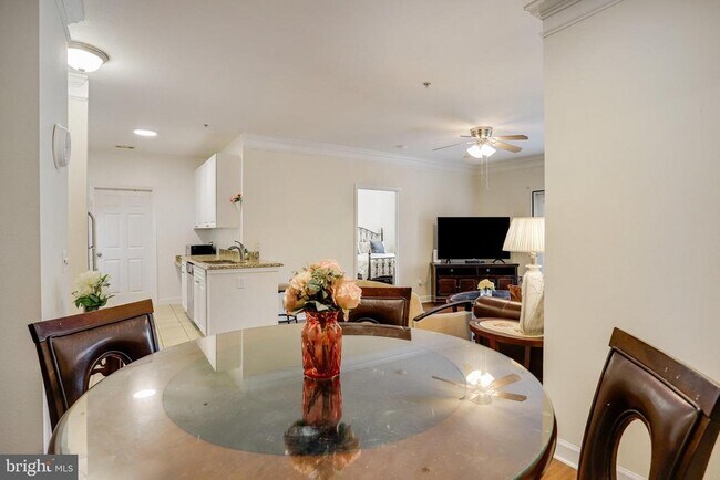Building Photo - 501 Hungerford Dr