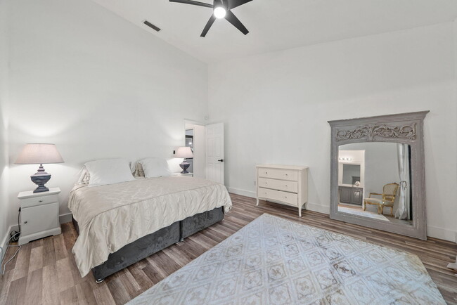 Building Photo - 465 Goldenwood Way